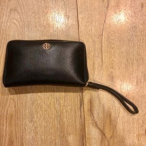 Black Tory Burch wallet with wristlet